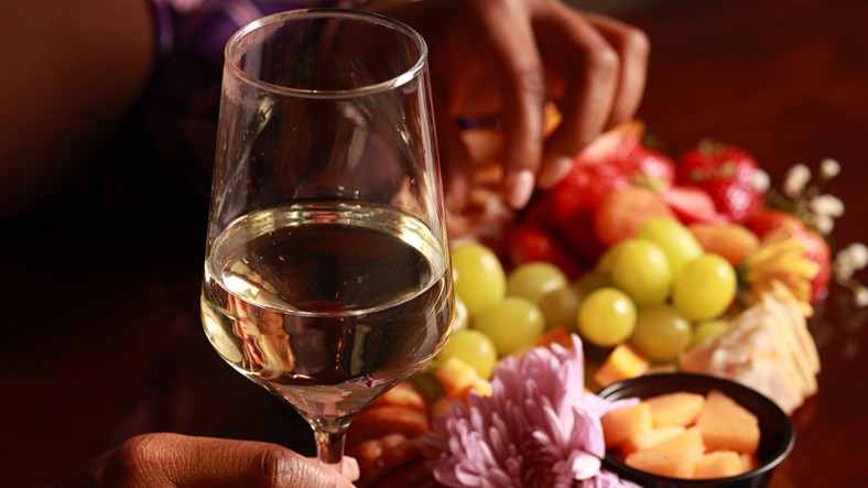 BeOnePassion Wine and charcuterie board